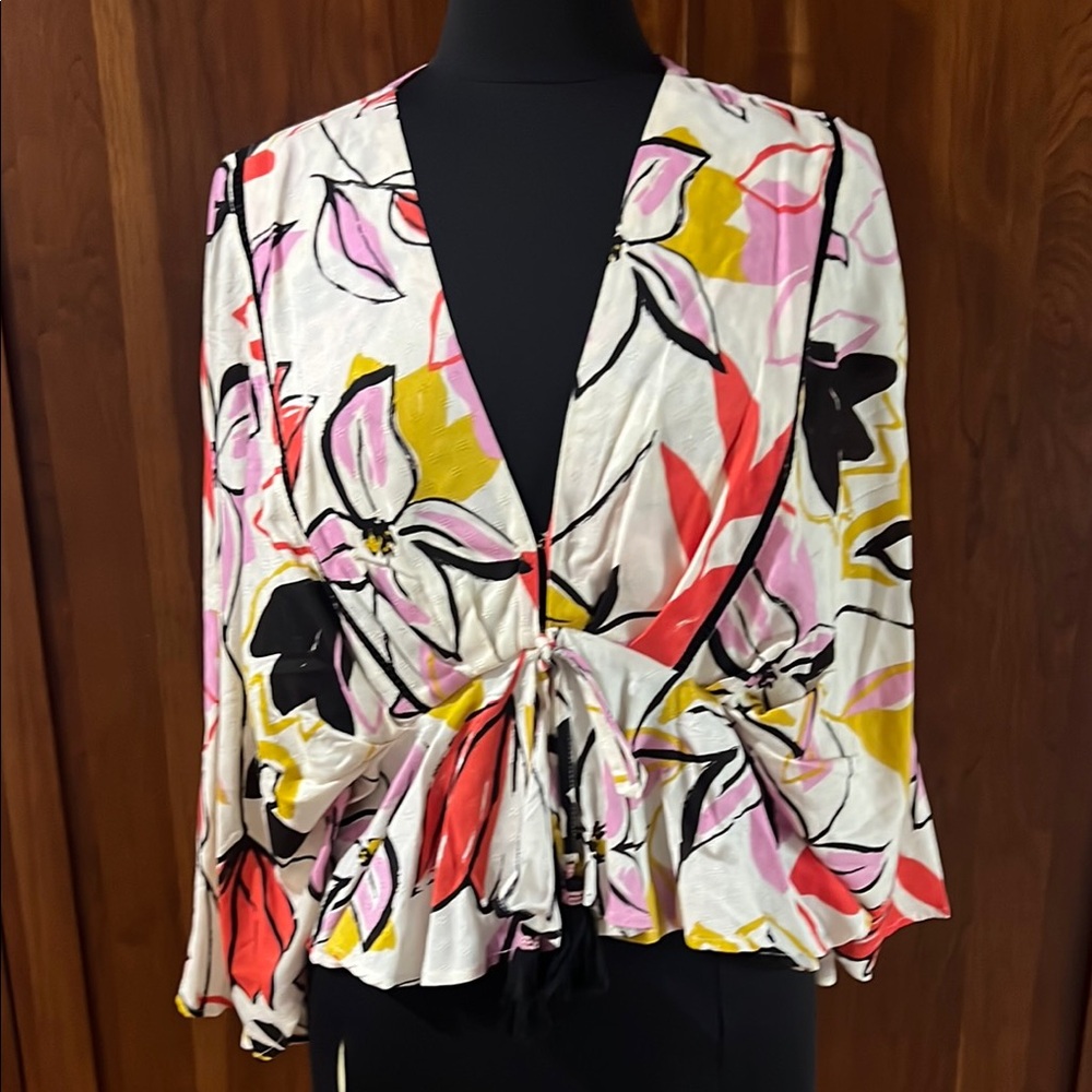 Floral Women's Blouse with Batwings